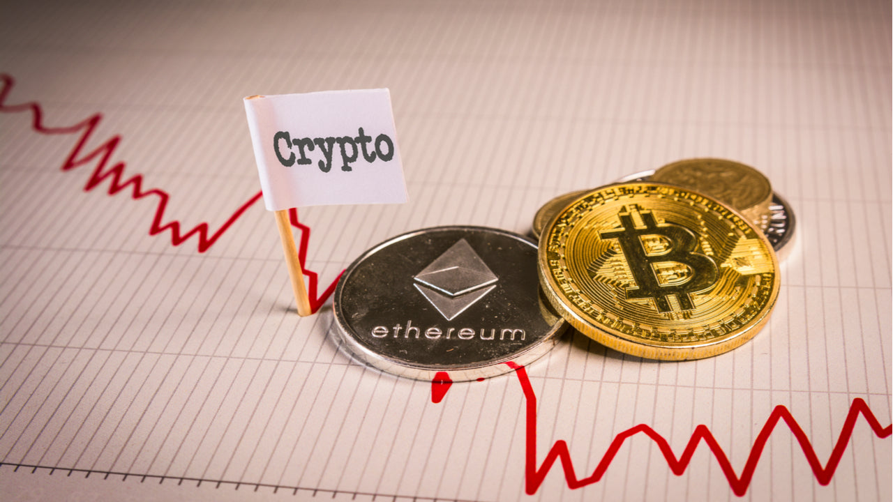 Fuerte sacudida a las criptomonedas: caen Bitcoin y Ethereum